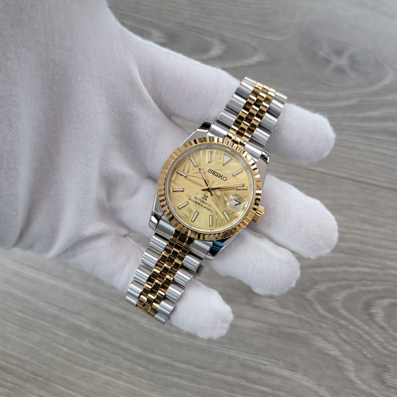 Sunburst Two Tone Palm Dial