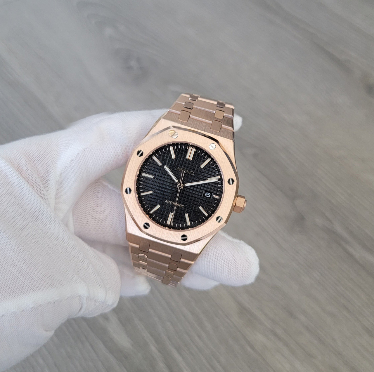 Chocolate Rose Black Waffle Dial