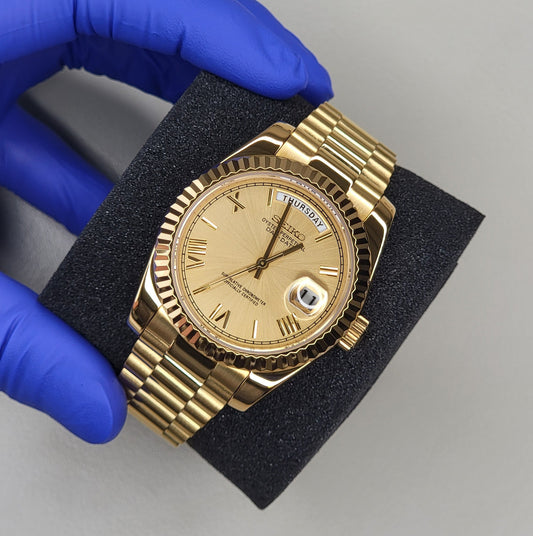 Royal YG Daydate Dial