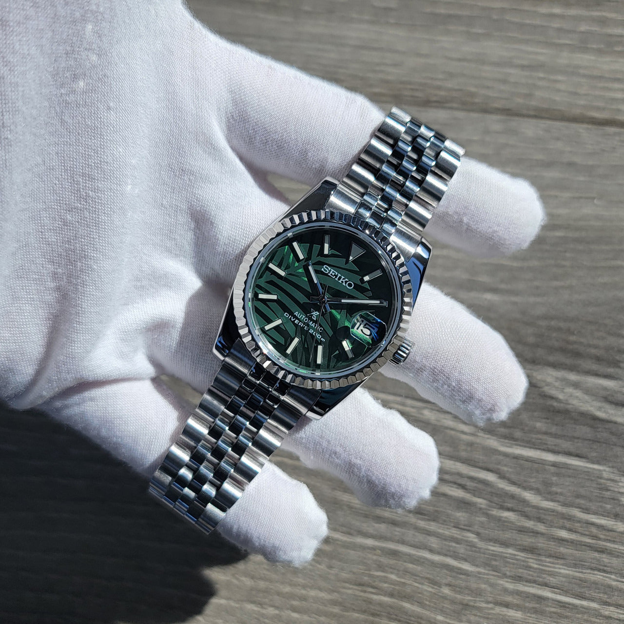 Sunburst Green Palm Dial