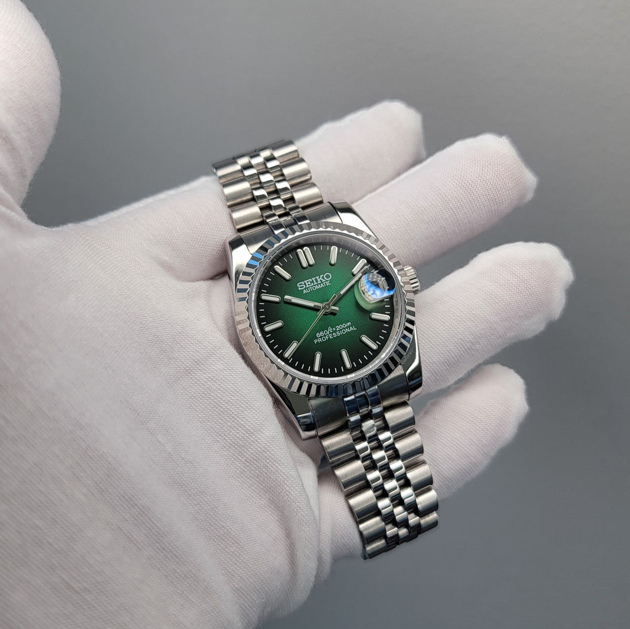 Sunburst Green Vignette Dial