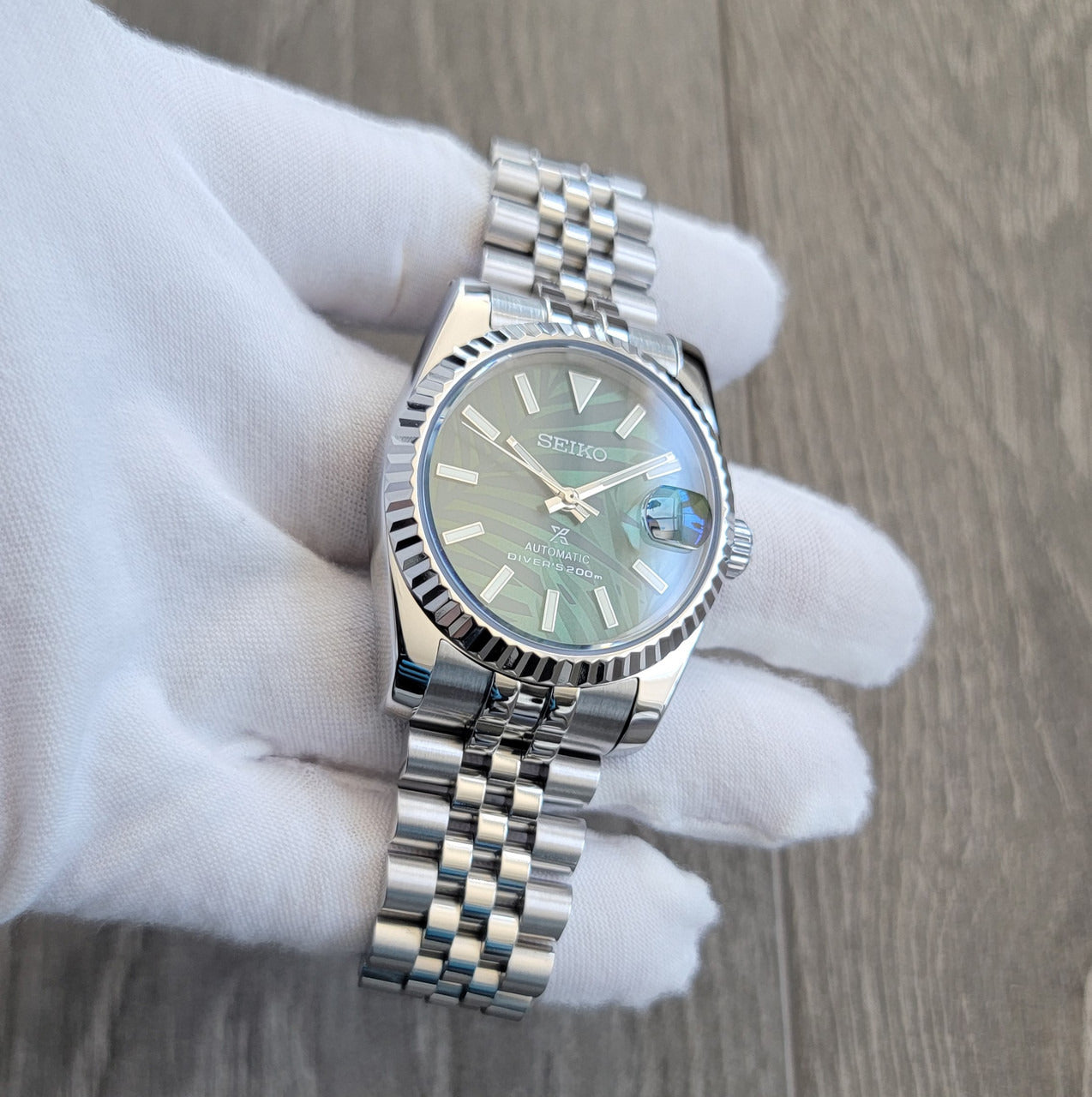 Sunburst Green Palm Dial