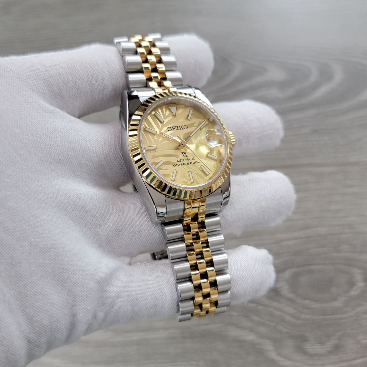 Sunburst Two Tone Palm Dial