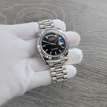 Deep Black Daydate Dial