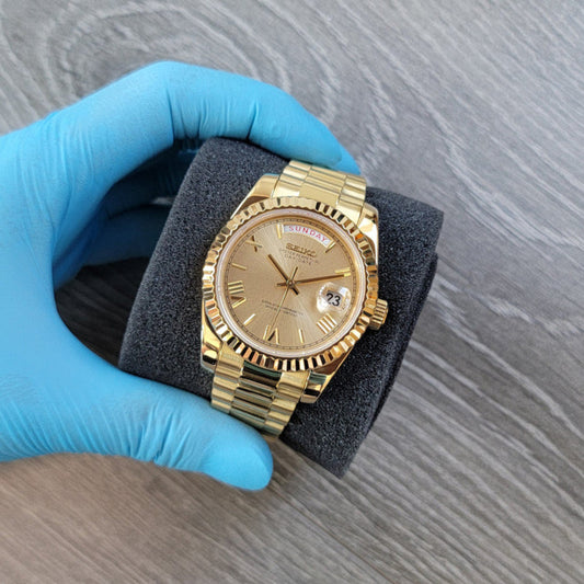 Royal YG Daydate Dial
