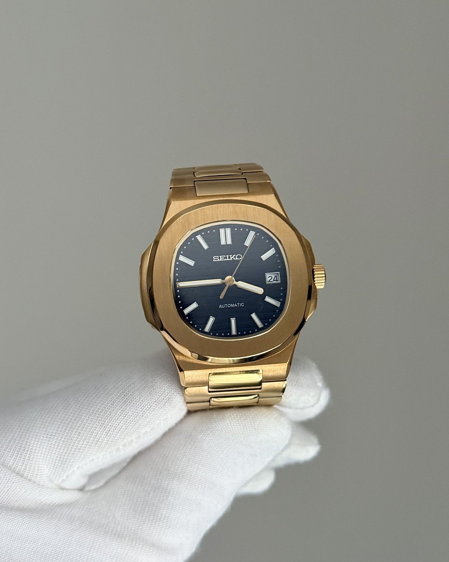 Nautilus YG Black Embossed Dial